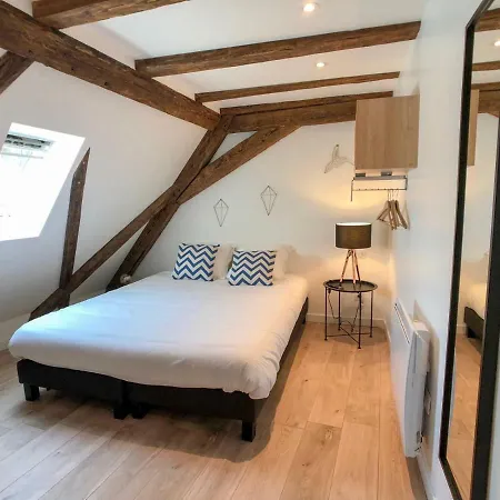 Beauty & The Beast - Old Town Cosy Apartamento