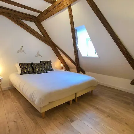 Beauty & The Beast - Old Town Cosy Apartment *