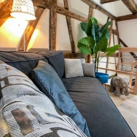 Apartamento Beauty & The Beast - Old Town Cosy *