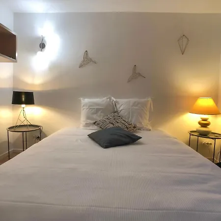 Beauty & The Beast - Old Town Cosy Apartment
