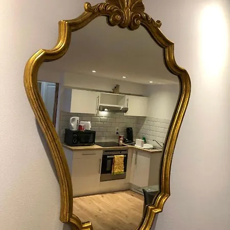 Beauty & The Beast - Old Town Cosy Apartment