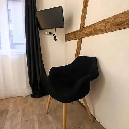 Beauty & The Beast - Old Town Cosy Apartment