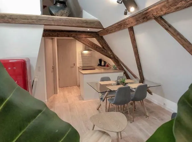 Beauty & The Beast - Old Town Cosy